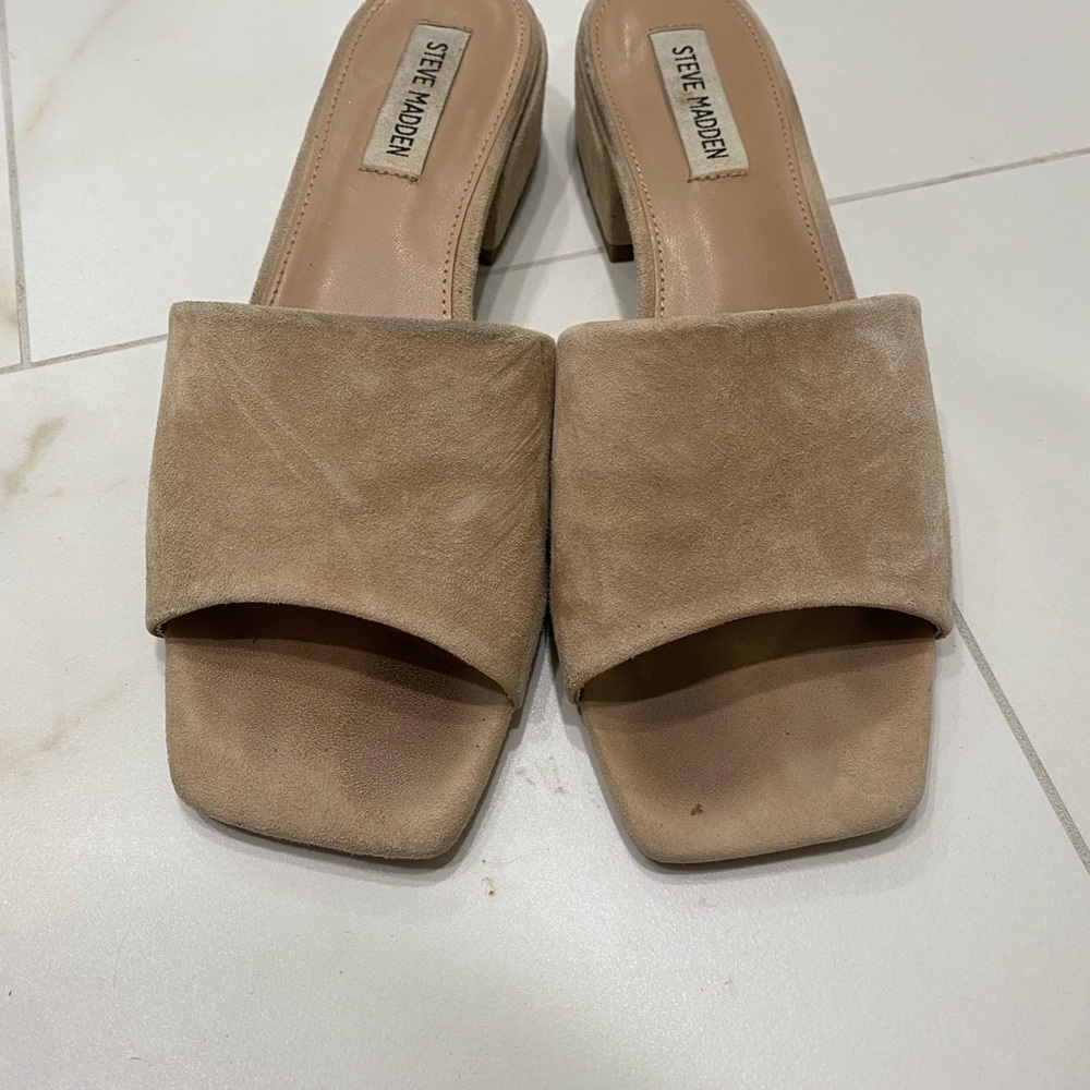 Steve Madden Tan Suede heels with Square Toe Design